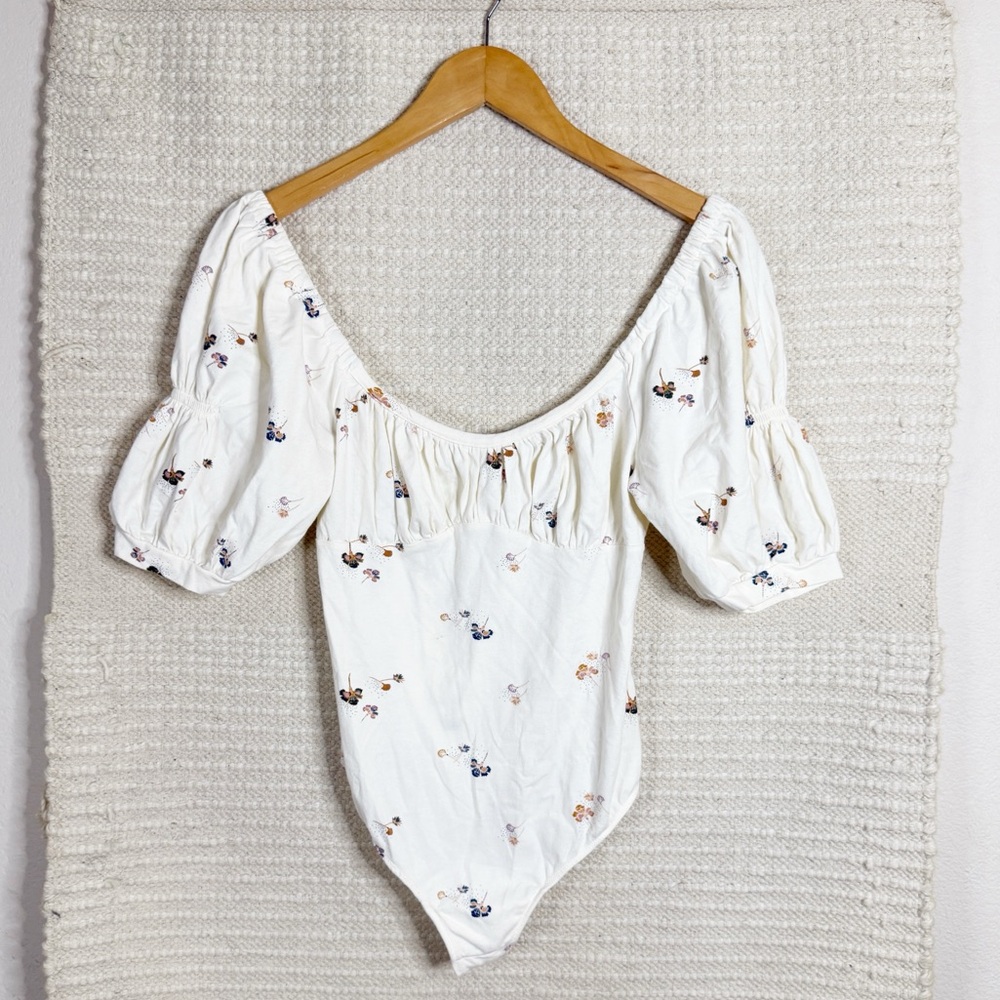 FREE PEOPLE INTIMATELY white floral Play Date puff sleeve bodysuit SMALL